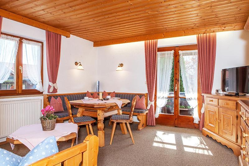 Gaestehaus Menkenbauer Ruhpolding Exteriör bild