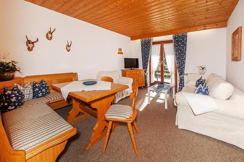 Gaestehaus Menkenbauer Ruhpolding Exteriör bild